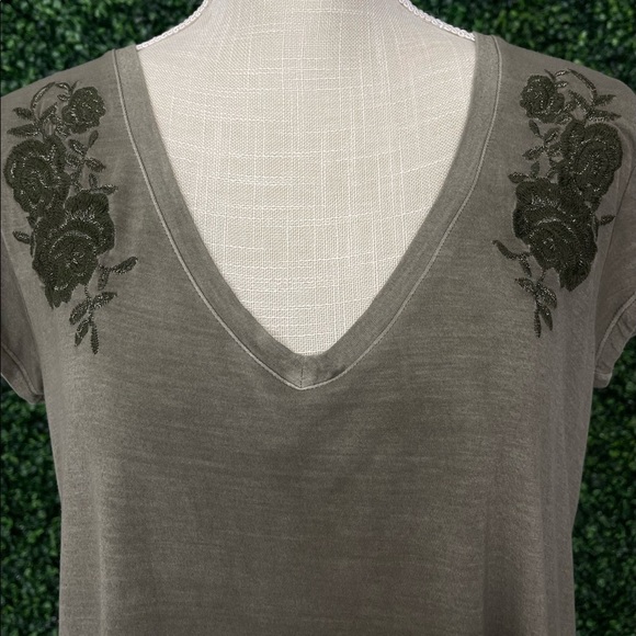 American Eagle Top - Picture 3 of 9